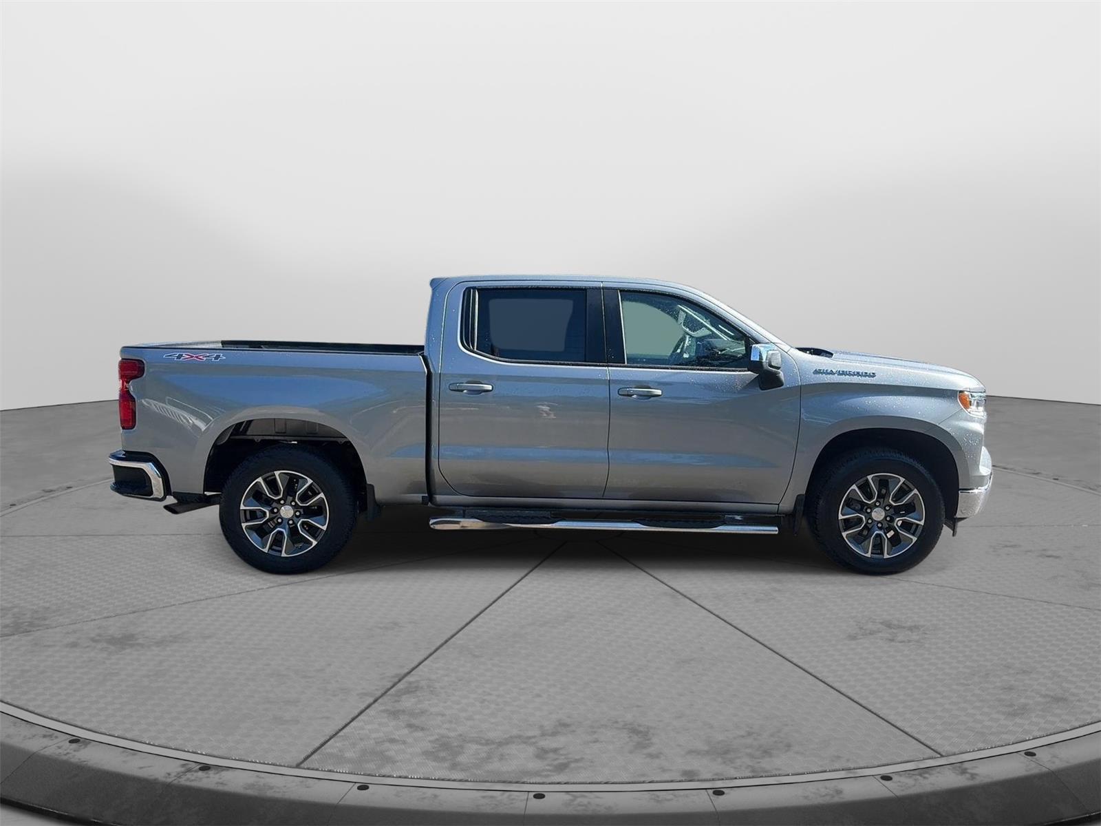 2023 Chevrolet Silverado 1500 LT - 3