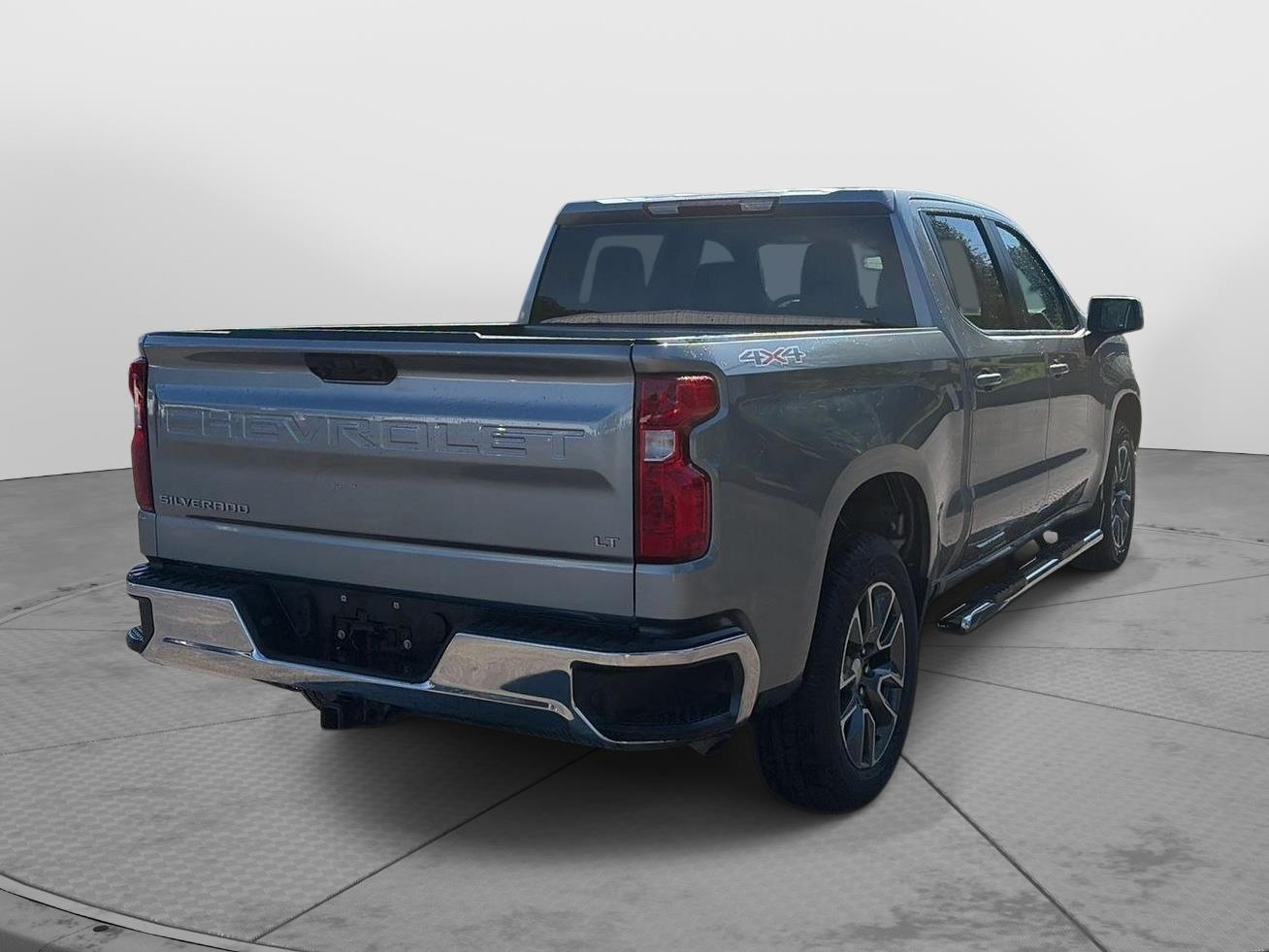 2023 Chevrolet Silverado 1500 LT - 4
