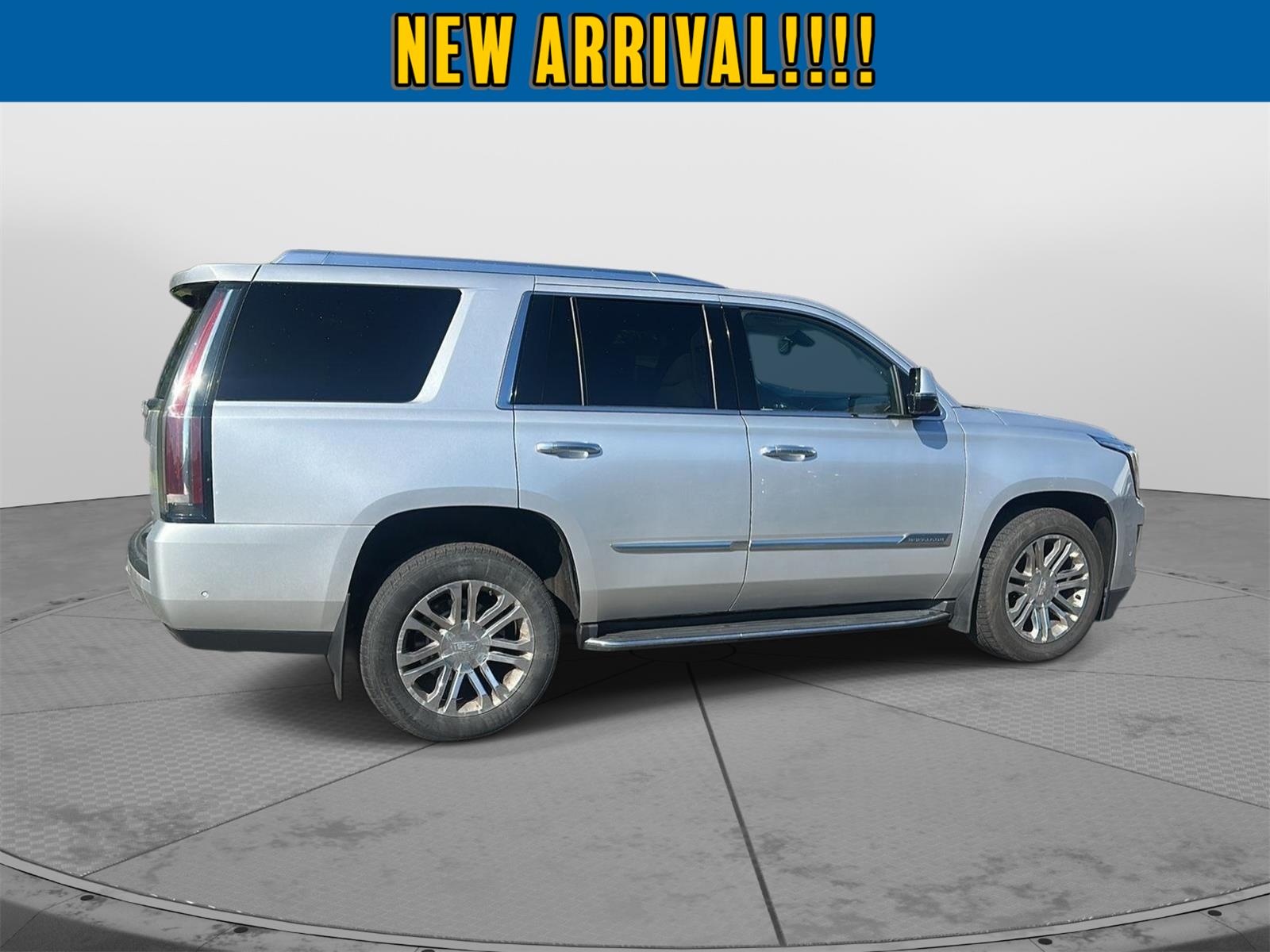 2017 Cadillac Escalade BASE - 3