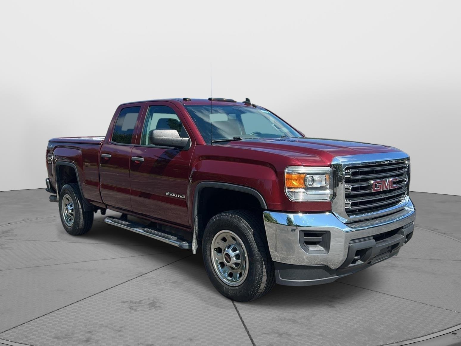 Sonoma Red Metallic 2015 GMC Sierra 2500HD Pickup Truck Four-Wheel Drive 6-Speed Automatic