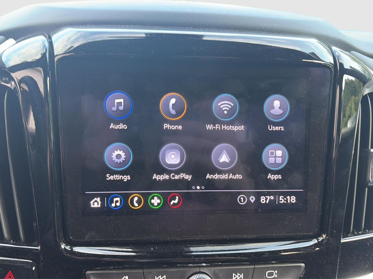 2023 Chevrolet Traverse LT Cloth - 11