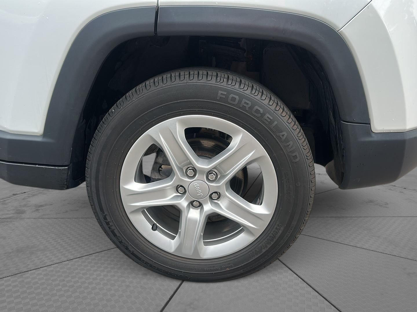 2023 Jeep Compass Latitude at Washington Ford