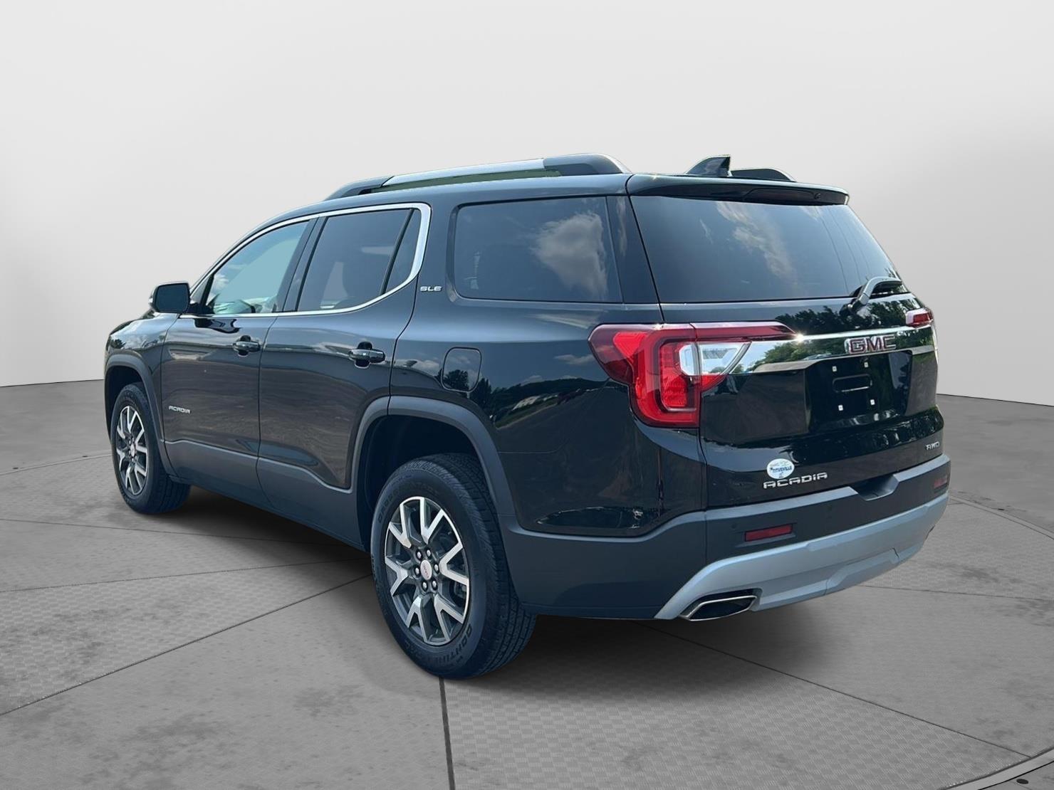 2023 GMC Acadia SLE - 2