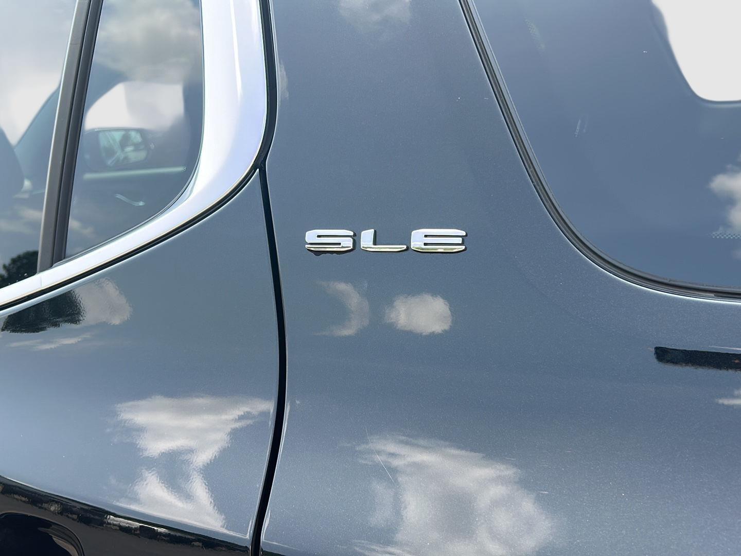 2023 GMC Acadia SLE - 9