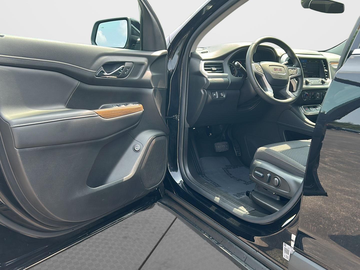2023 GMC Acadia SLE - 10