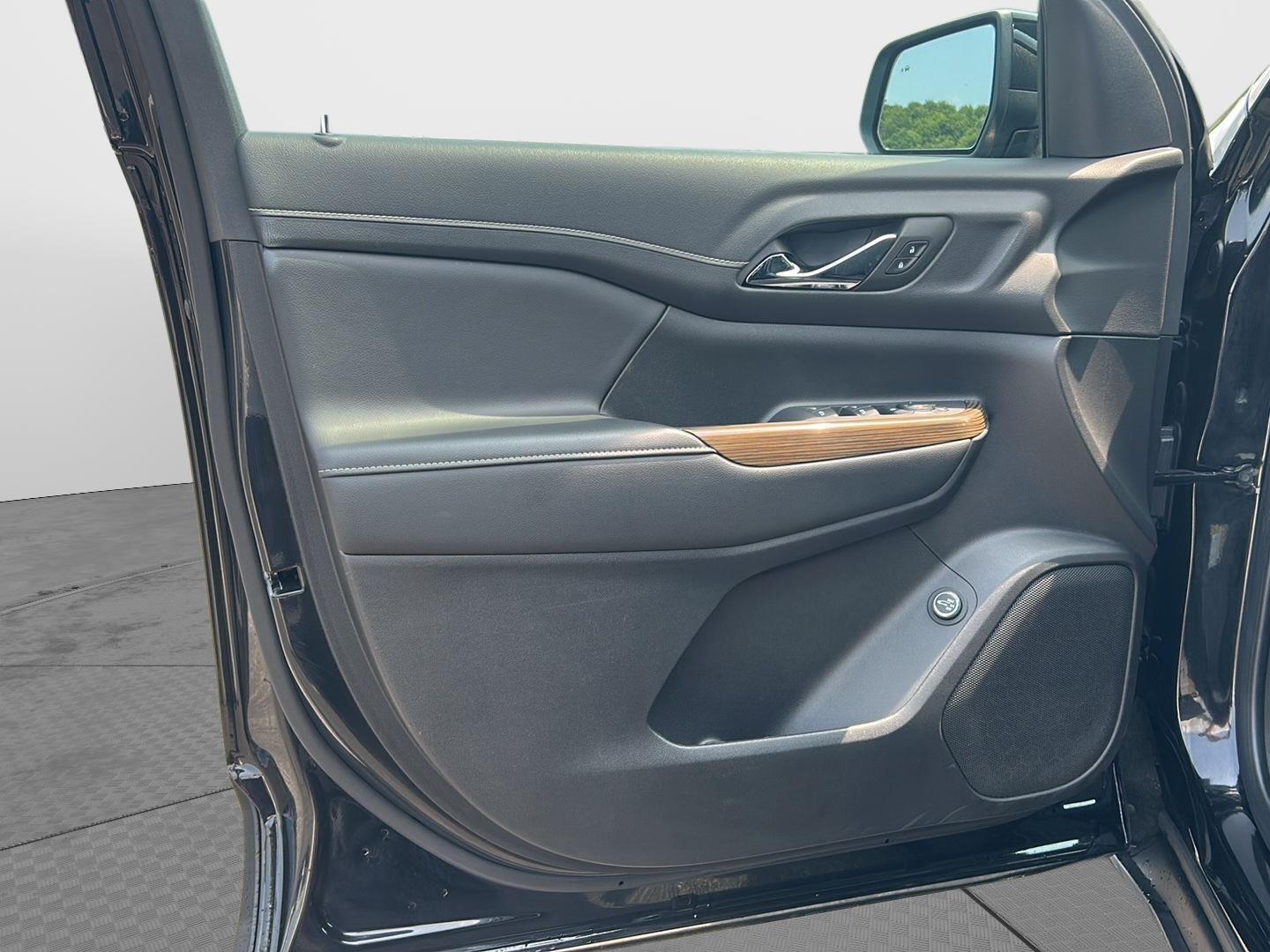 2023 GMC Acadia SLE - 11