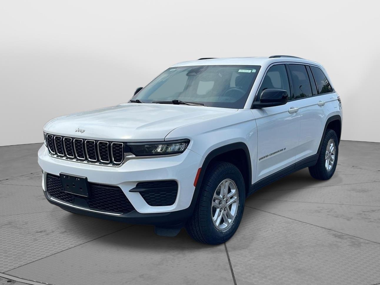 2023 Jeep Grand Cherokee Laredo - 0