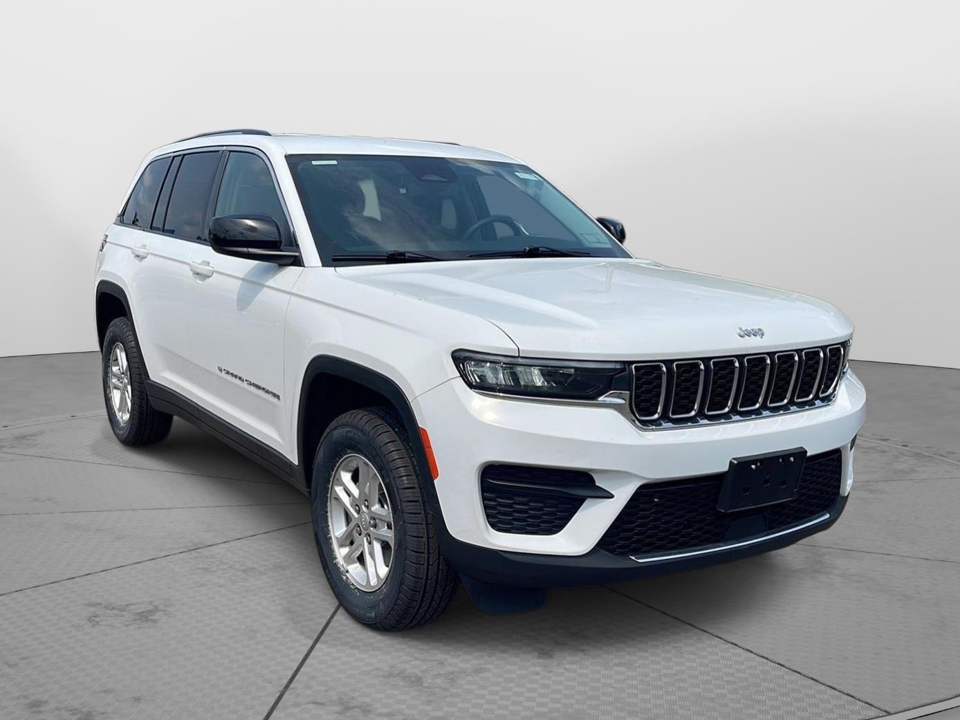 2023 Jeep Grand Cherokee Laredo - 6