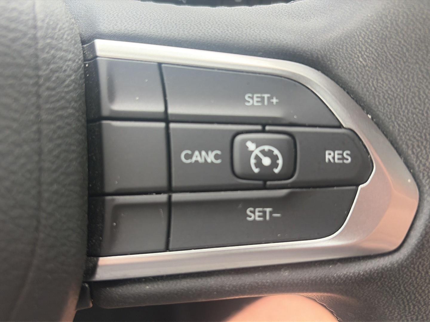2023 Jeep Compass Latitude - 11