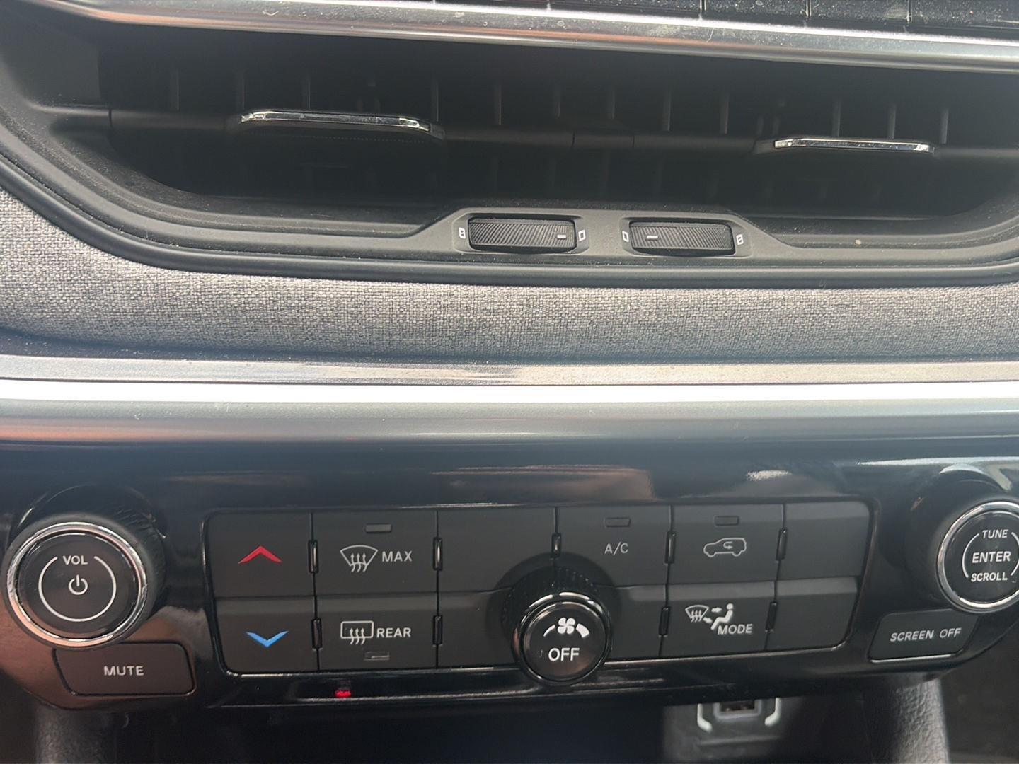 2023 Jeep Compass Latitude at Bud's Auto Sales