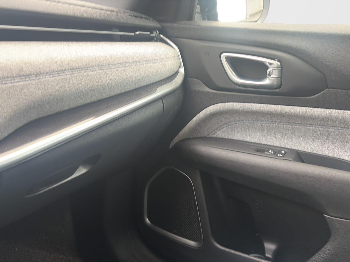 2023 Jeep Compass Latitude at Bud's Auto Sales