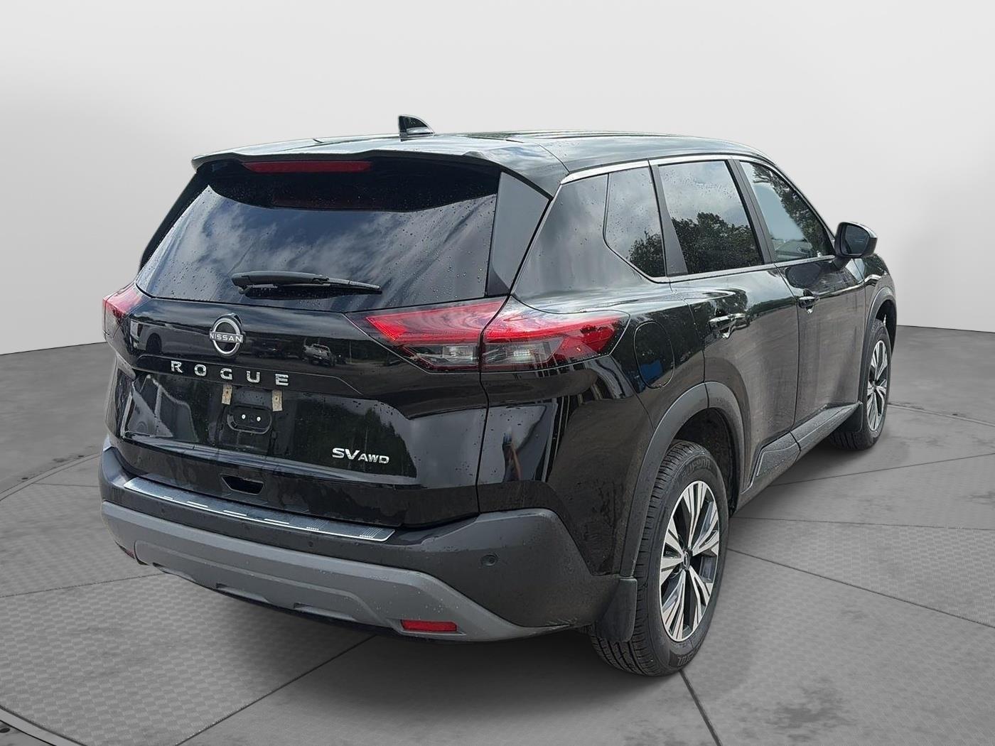 2023 Nissan Rogue SV - 4