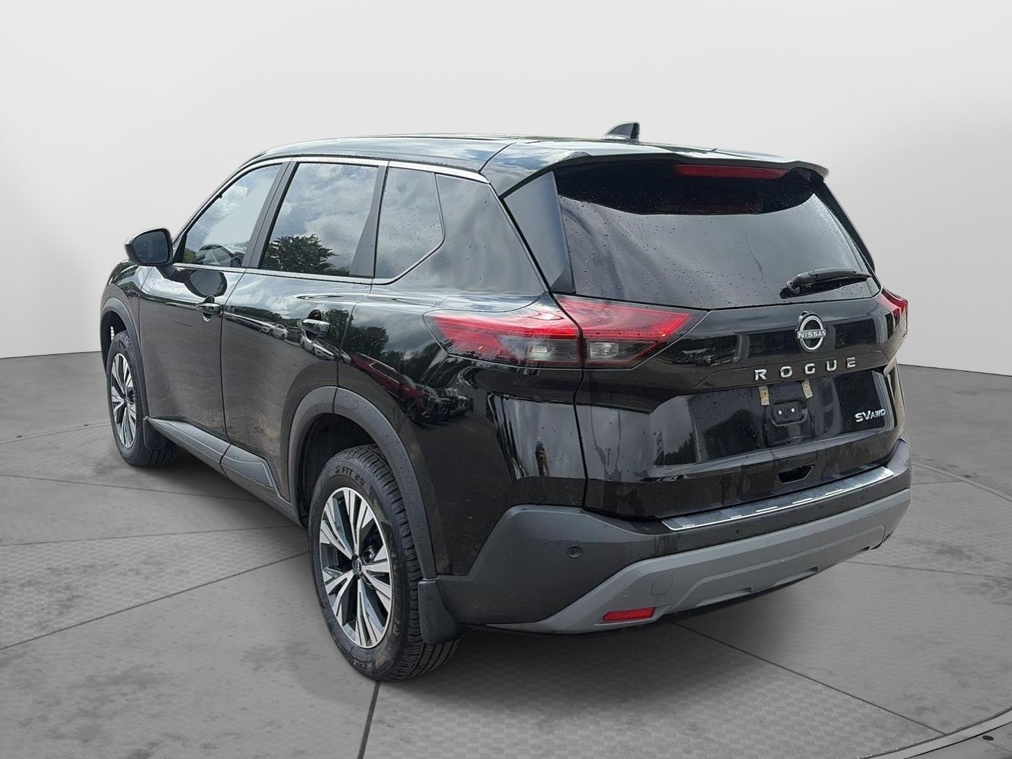 2023 Nissan Rogue SV - 6