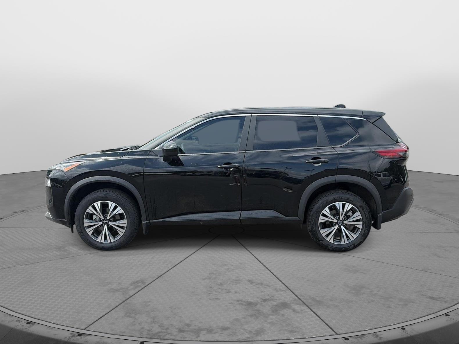 2023 Nissan Rogue SV - 7