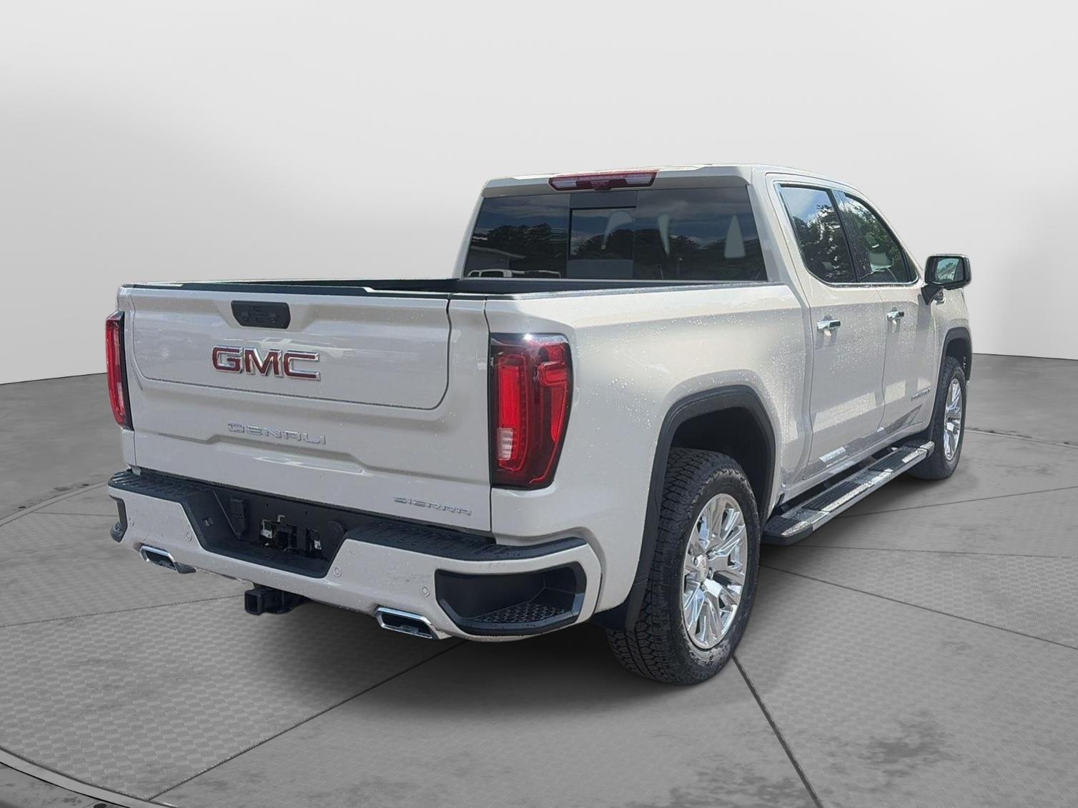 2026 GMC Sierra 1500 photo 4 of 35
