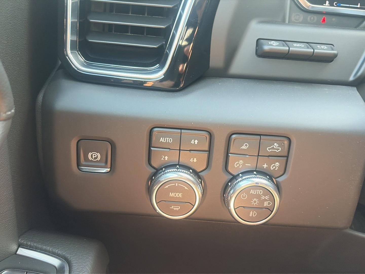 2026 GMC Sierra 1500 photo 17 of 35