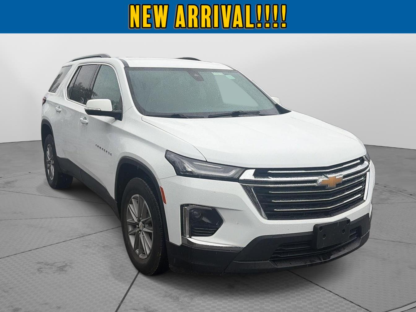 2023 Chevrolet Traverse LT Cloth at Joe Ball GMC