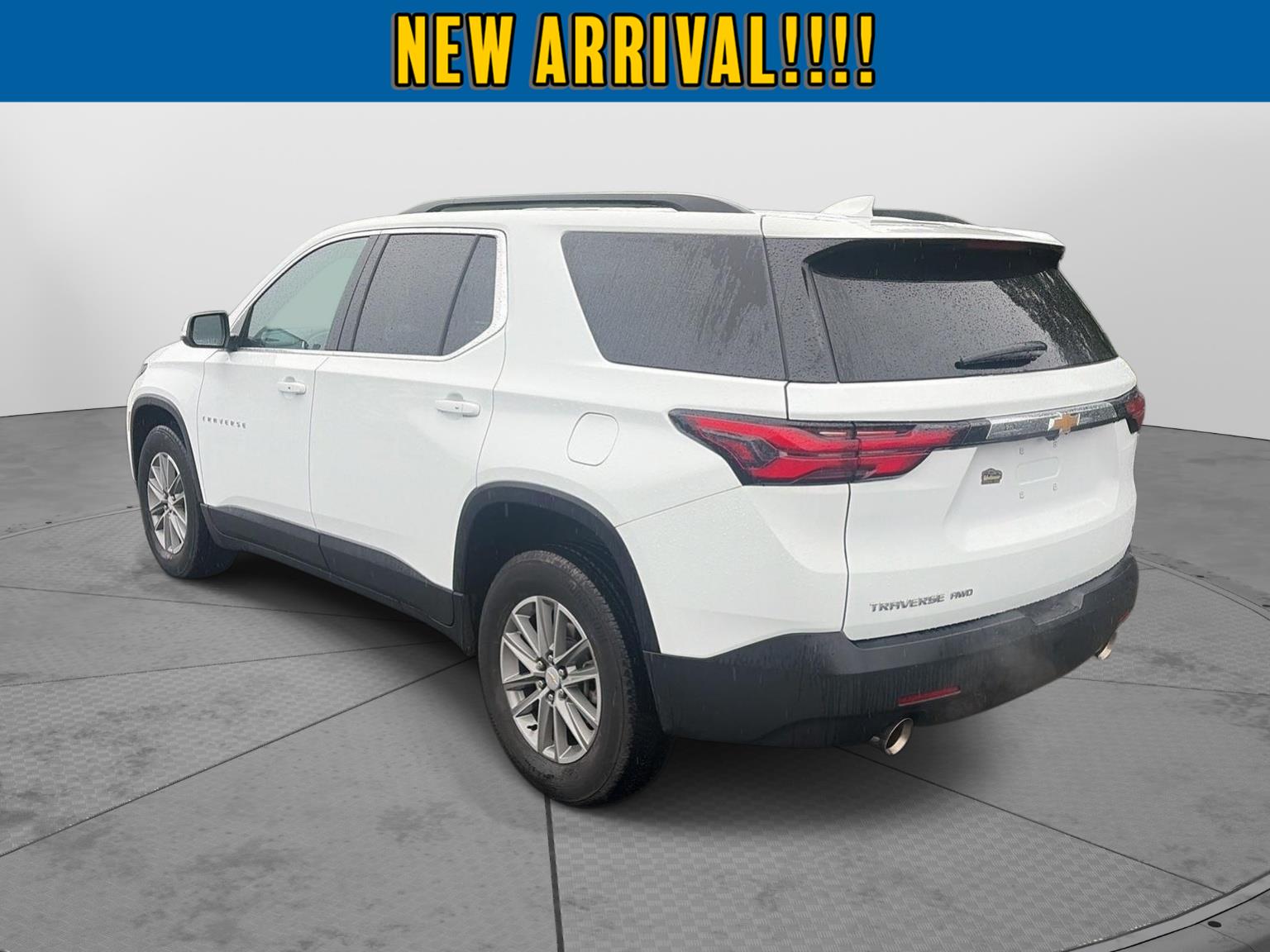 2023 Chevrolet Traverse LT Cloth at Joe Ball GMC