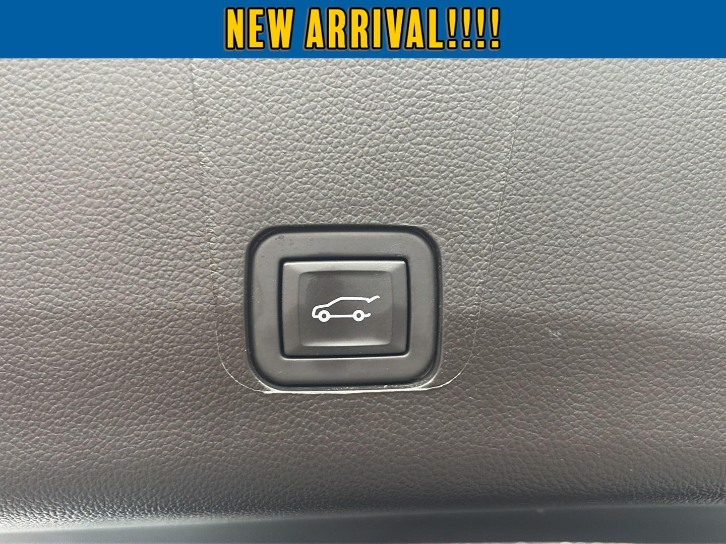 2023 Chevrolet Traverse LT Cloth at Joe Ball GMC