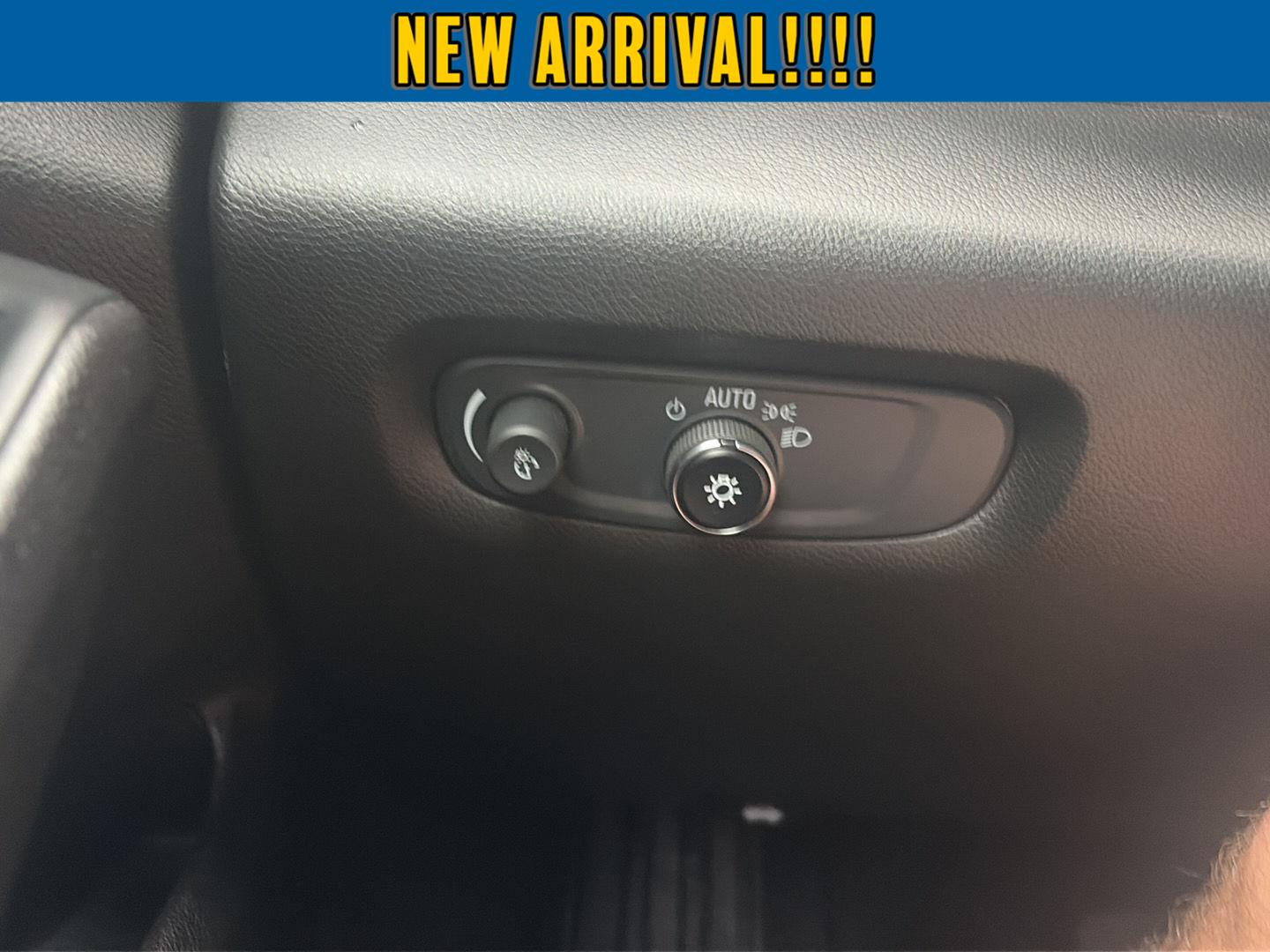 2023 Chevrolet Traverse LT Cloth at Joe Ball GMC