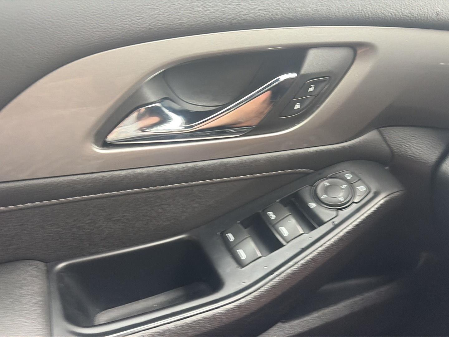 2023 Chevrolet Traverse LT Cloth at Diehl Automotive