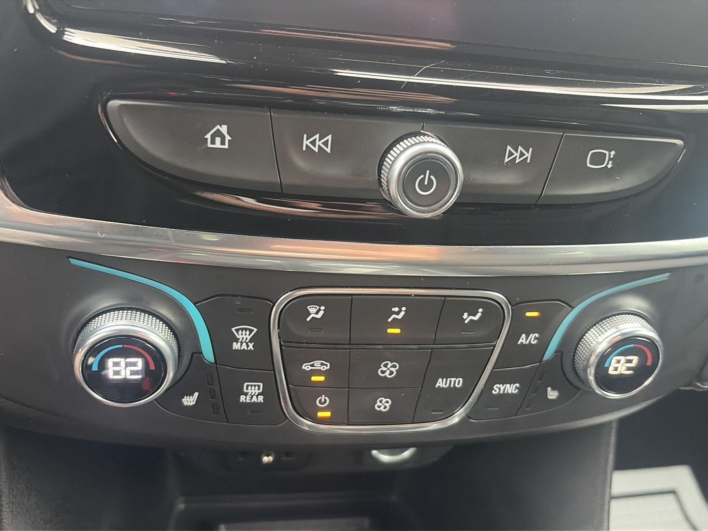 2023 Chevrolet Traverse LT Cloth at Diehl Automotive