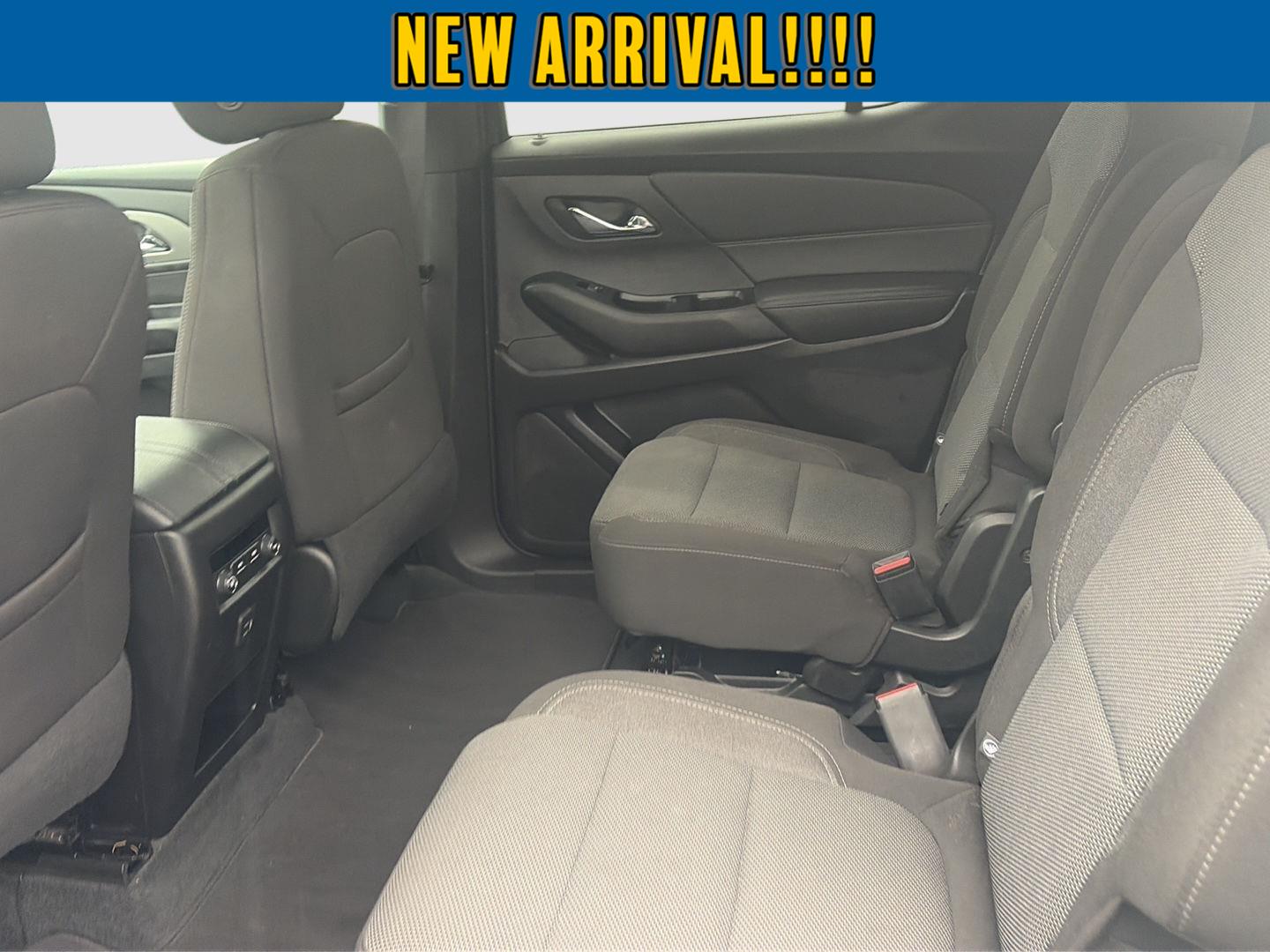 2023 Chevrolet Traverse LT Cloth at Joe Ball GMC