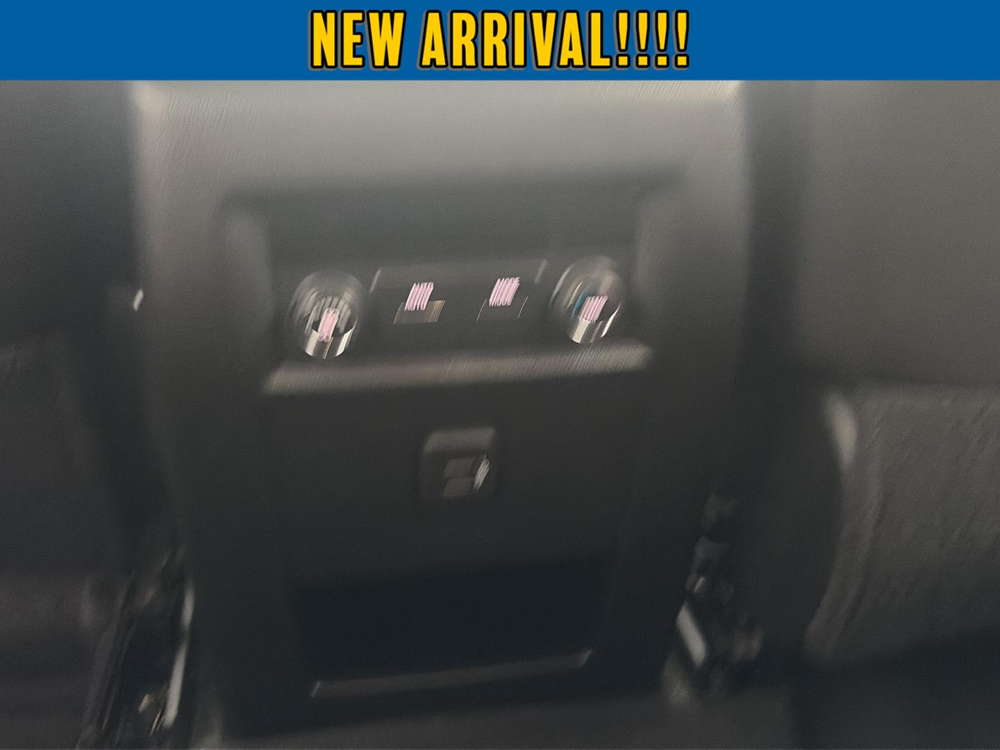 2023 Chevrolet Traverse LT Cloth at Joe Ball GMC