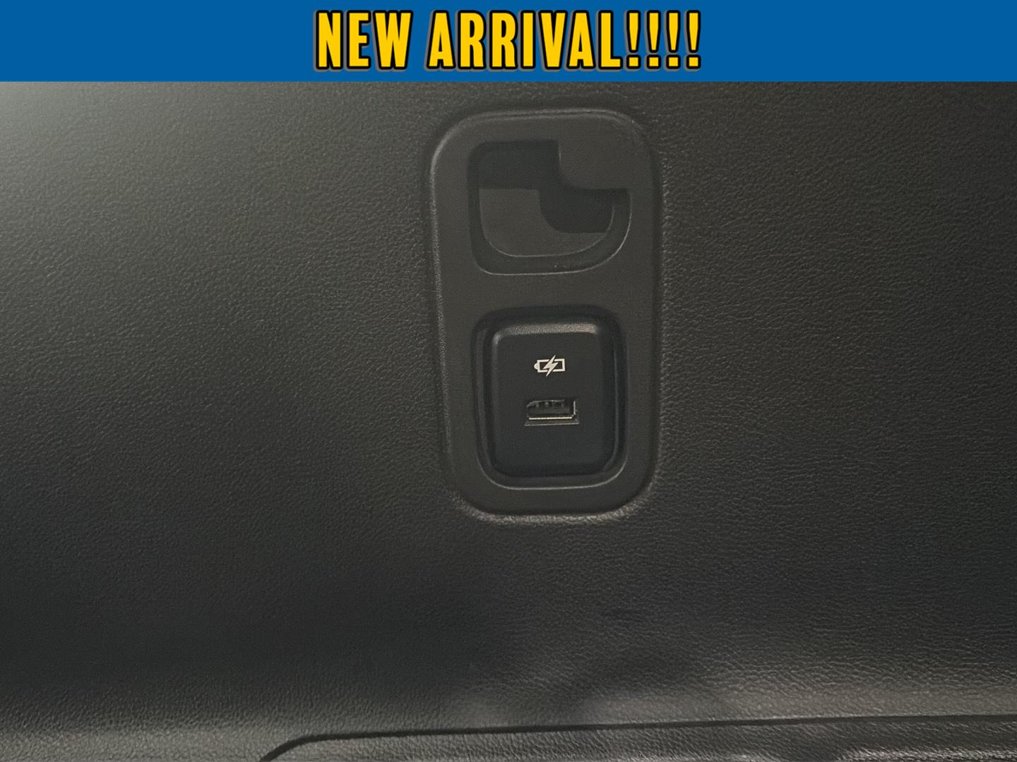 2023 Chevrolet Traverse LT Cloth at Joe Ball GMC