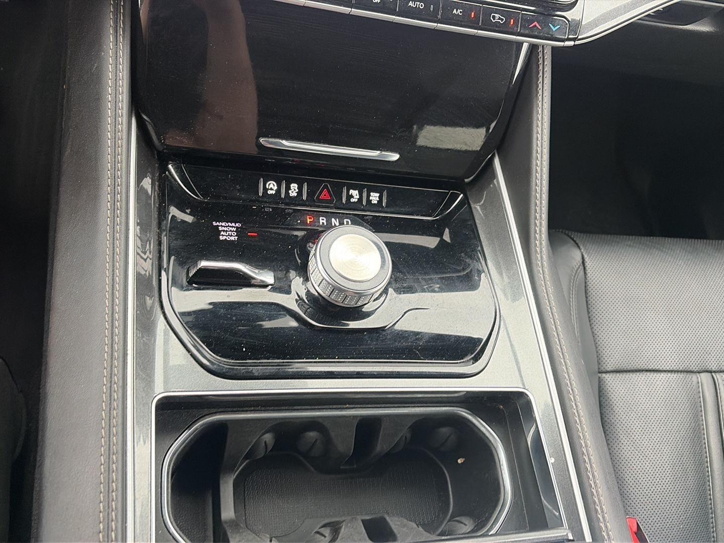 2023 Jeep Wagoneer BASE at Solomon Chevrolet