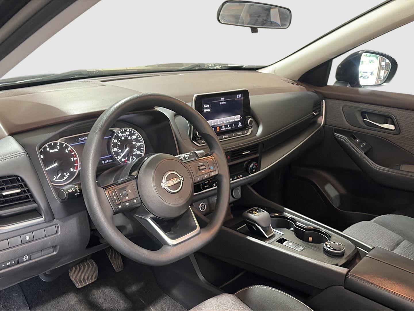 2023 Nissan Rogue SV - 8
