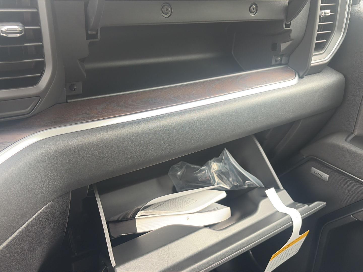 2026 GMC Sierra 1500 photo 35 of 41