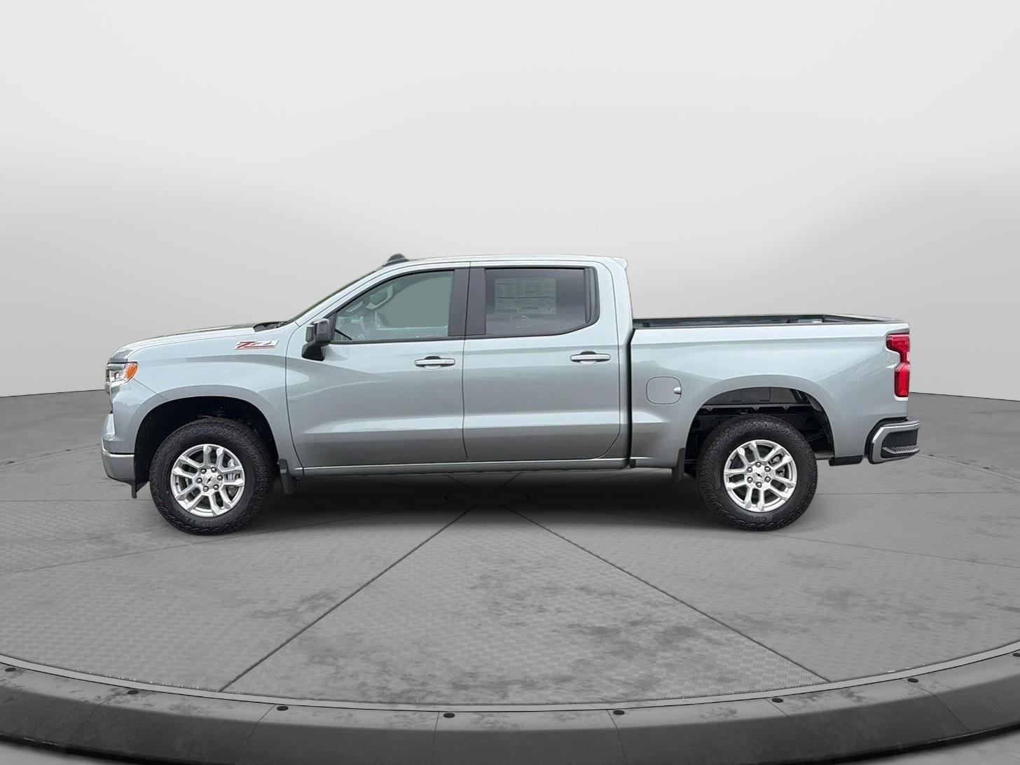 2026 Chevrolet Silverado 1500 photo 4 of 32