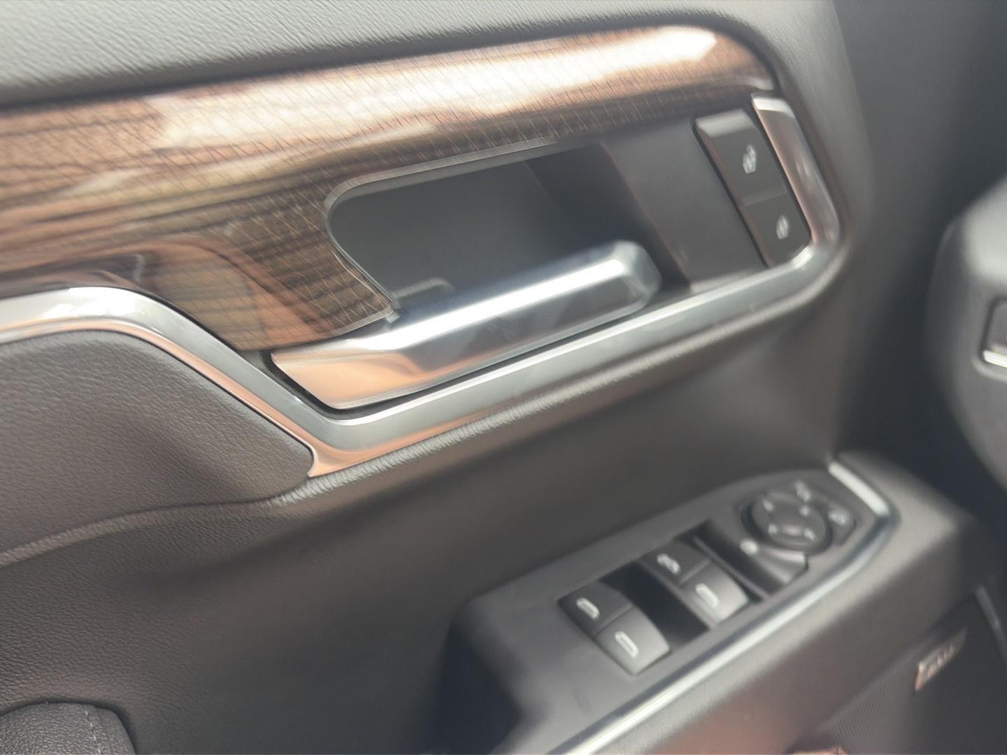 2026 Chevrolet Silverado 1500 photo 18 of 32