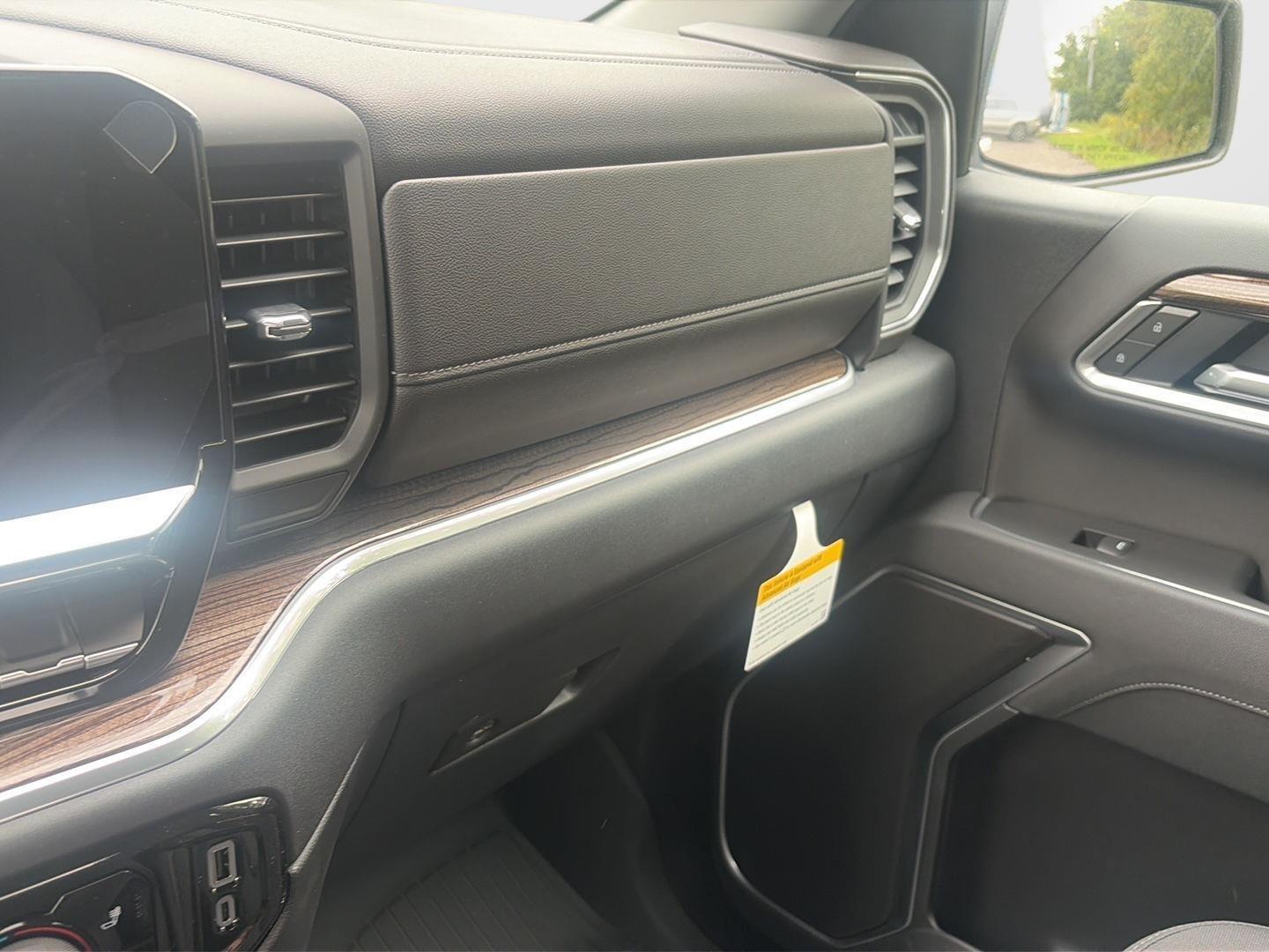 2026 Chevrolet Silverado 1500 photo 23 of 29