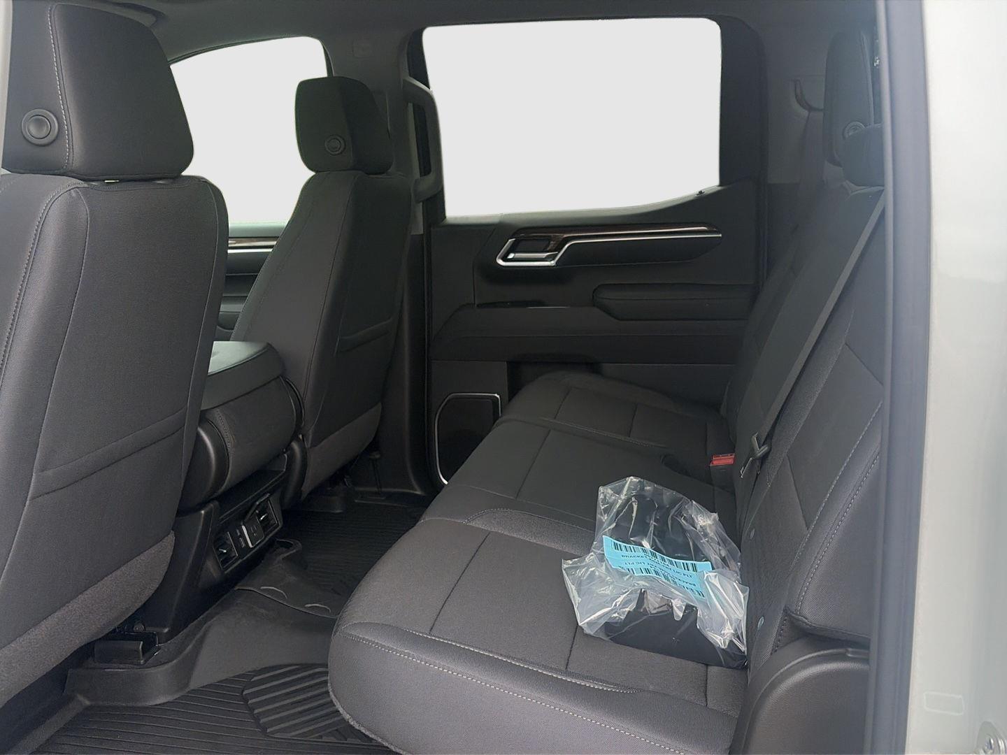 2026 Chevrolet Silverado 1500 photo 27 of 29