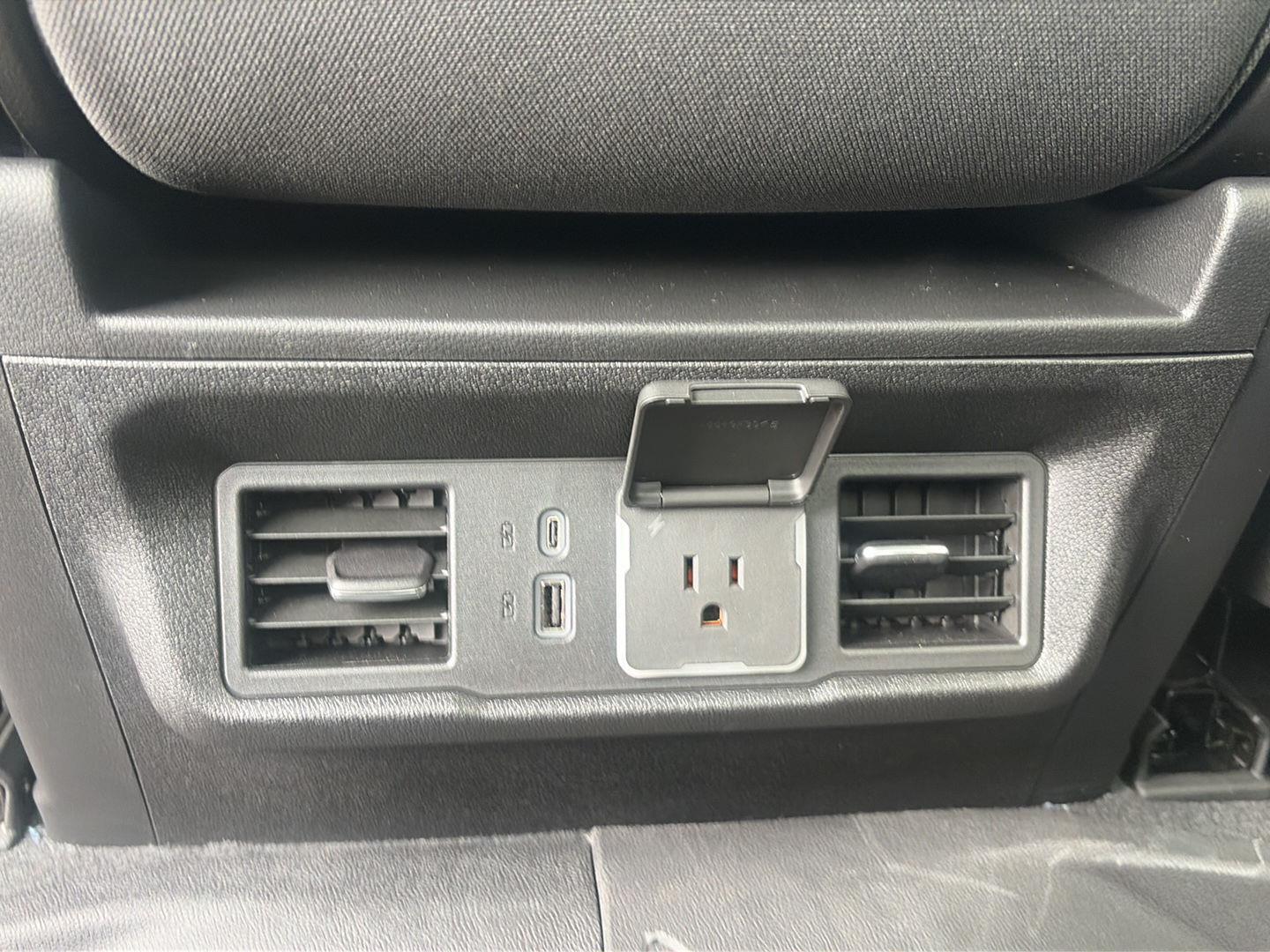 2026 Chevrolet Silverado 1500 photo 28 of 29