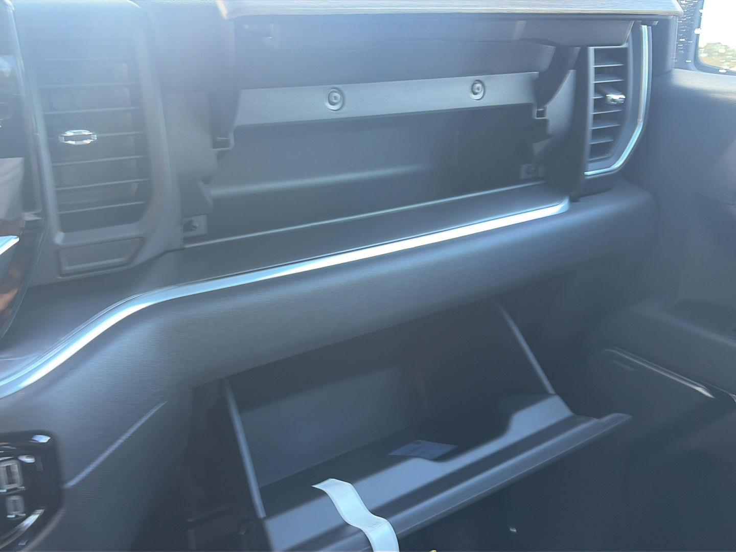 2026 Chevrolet Silverado 1500 photo 34 of 42