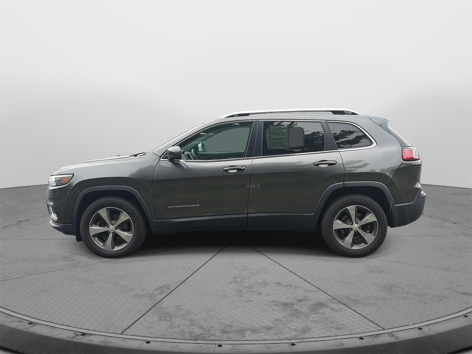 2019 Jeep Cherokee photo 4 of 38