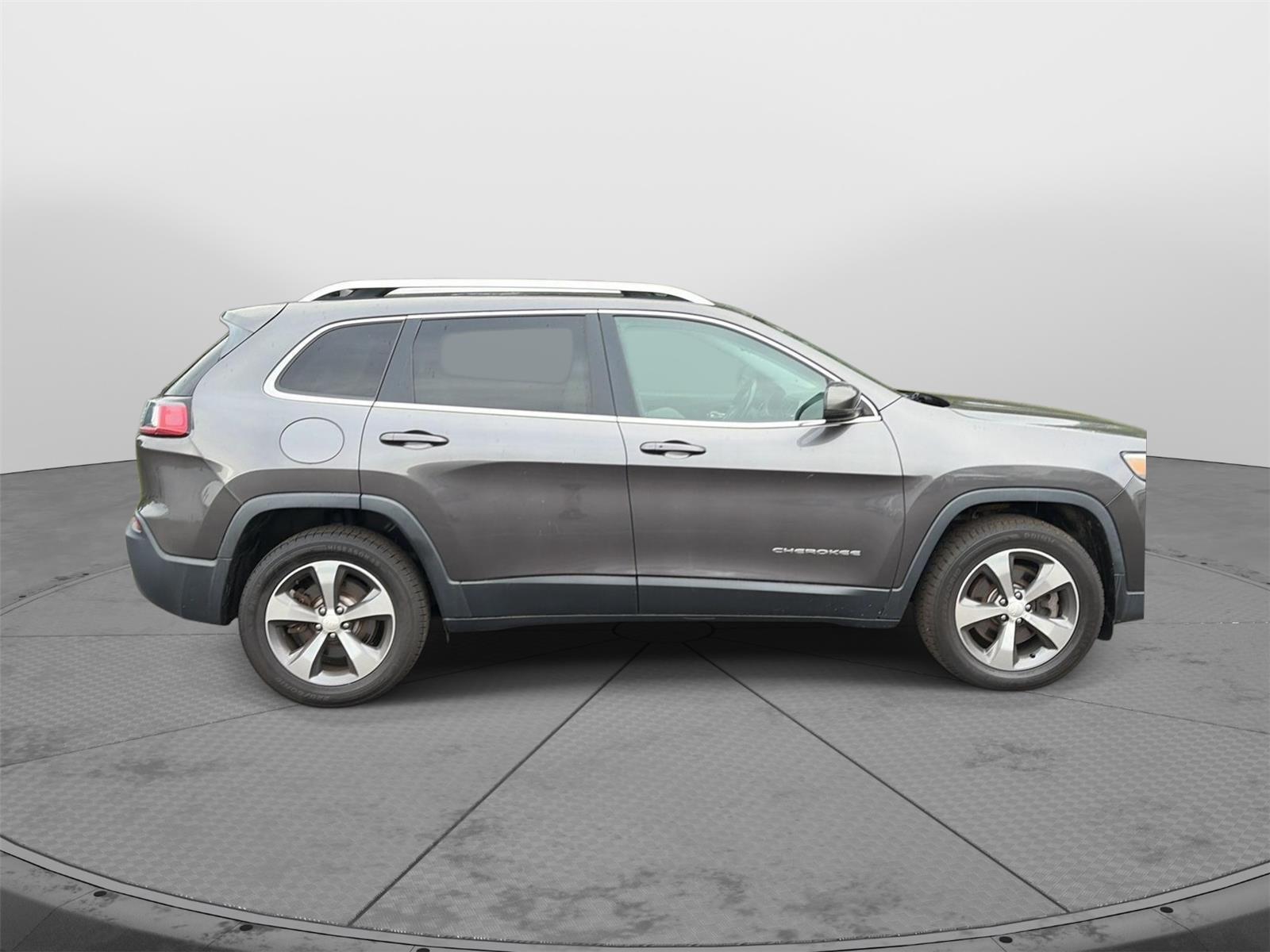 2019 Jeep Cherokee photo 8 of 38