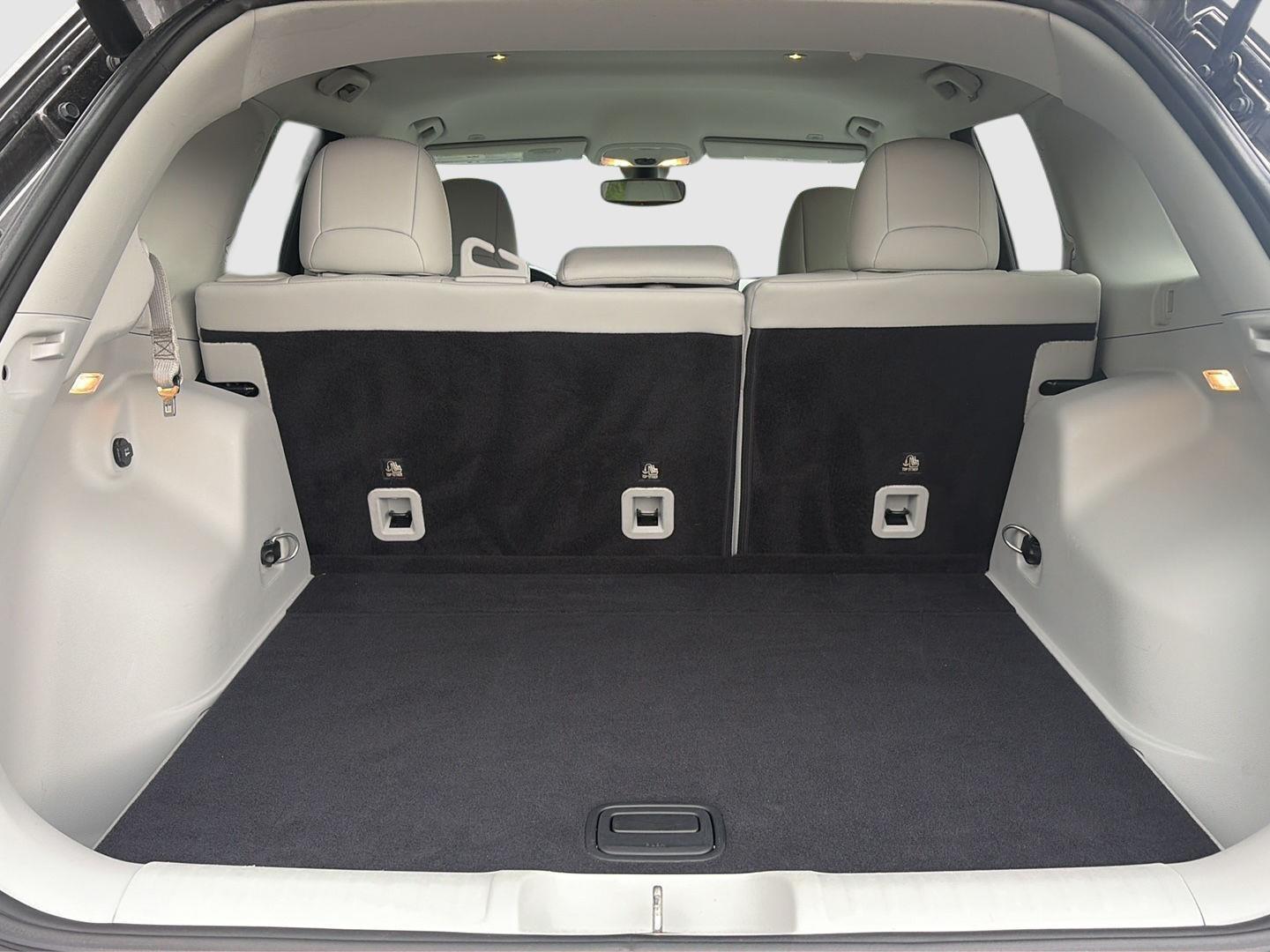 2019 Jeep Cherokee photo 9 of 38