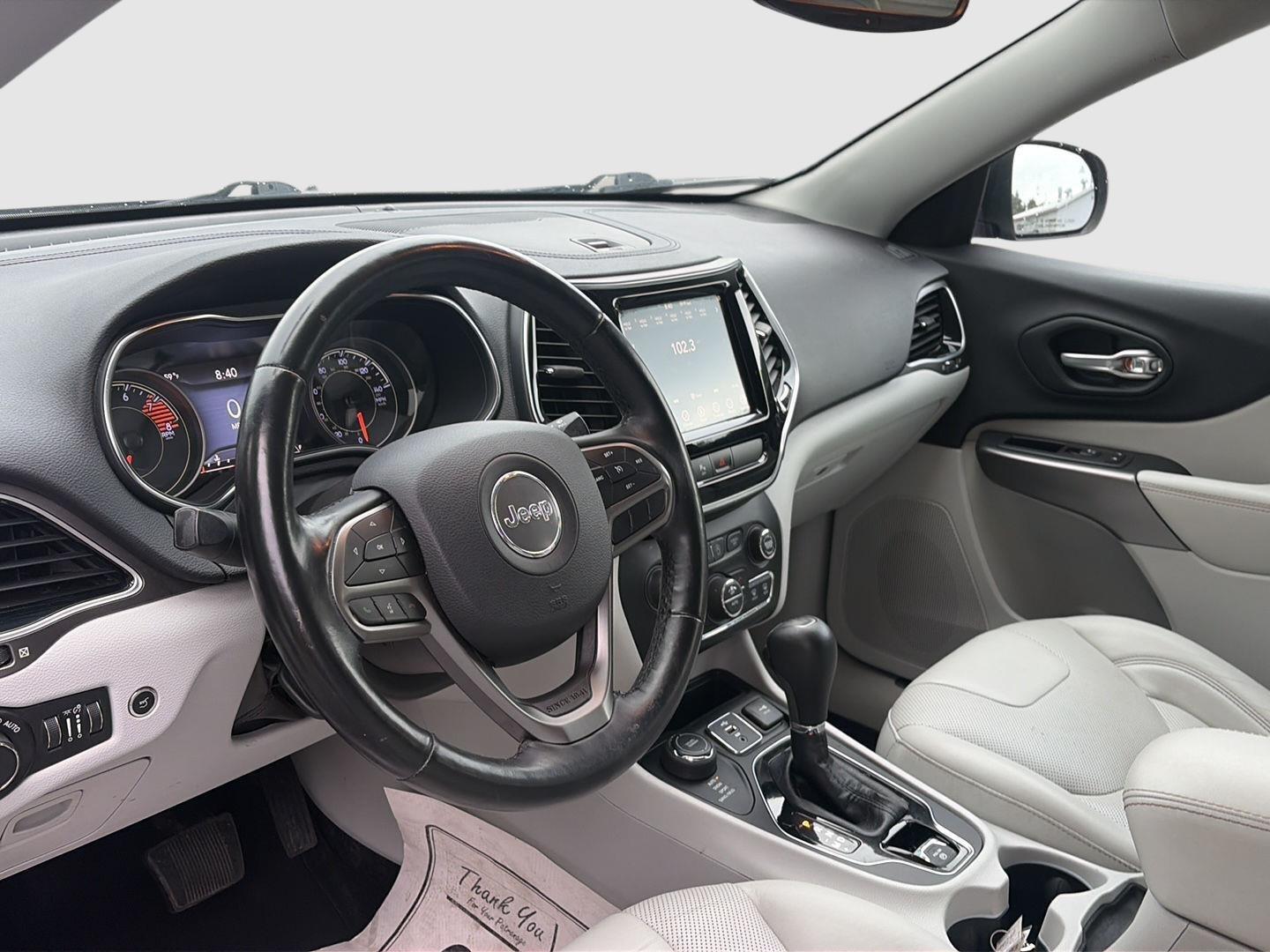 2019 Jeep Cherokee photo 13 of 38