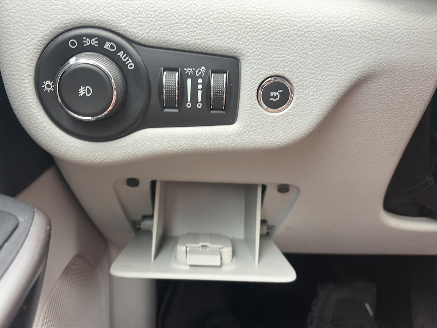 2019 Jeep Cherokee photo 20 of 38