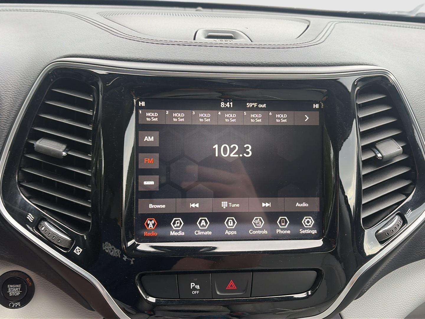 2019 Jeep Cherokee photo 21 of 38