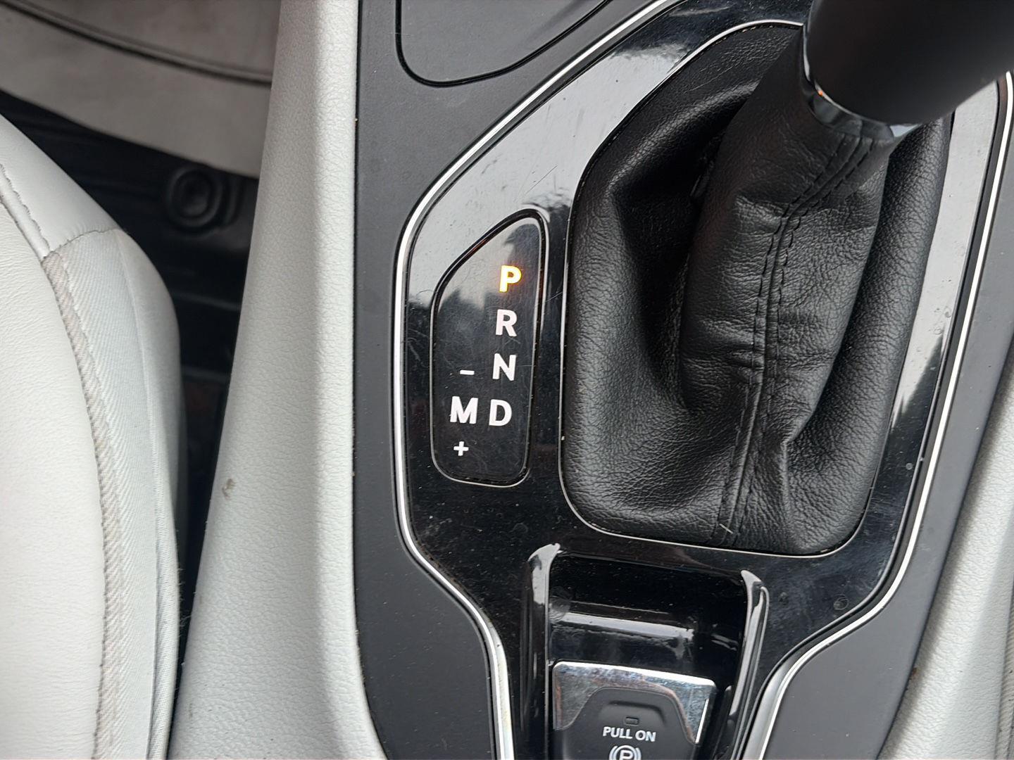 2019 Jeep Cherokee photo 26 of 38