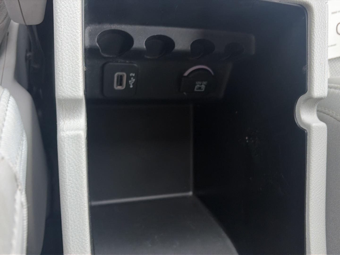 2019 Jeep Cherokee photo 30 of 38