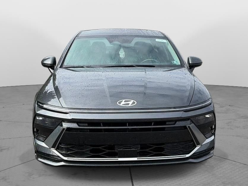 2025 Hyundai Sonata Hybrid photo 2 of 25