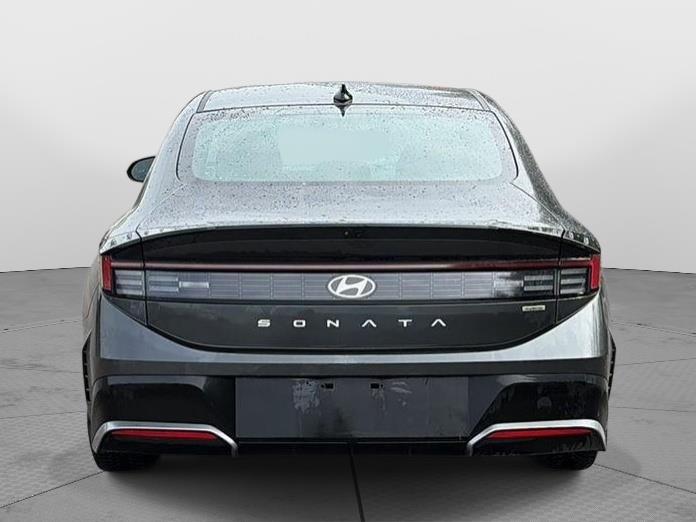 2025 Hyundai Sonata Hybrid photo 6 of 25