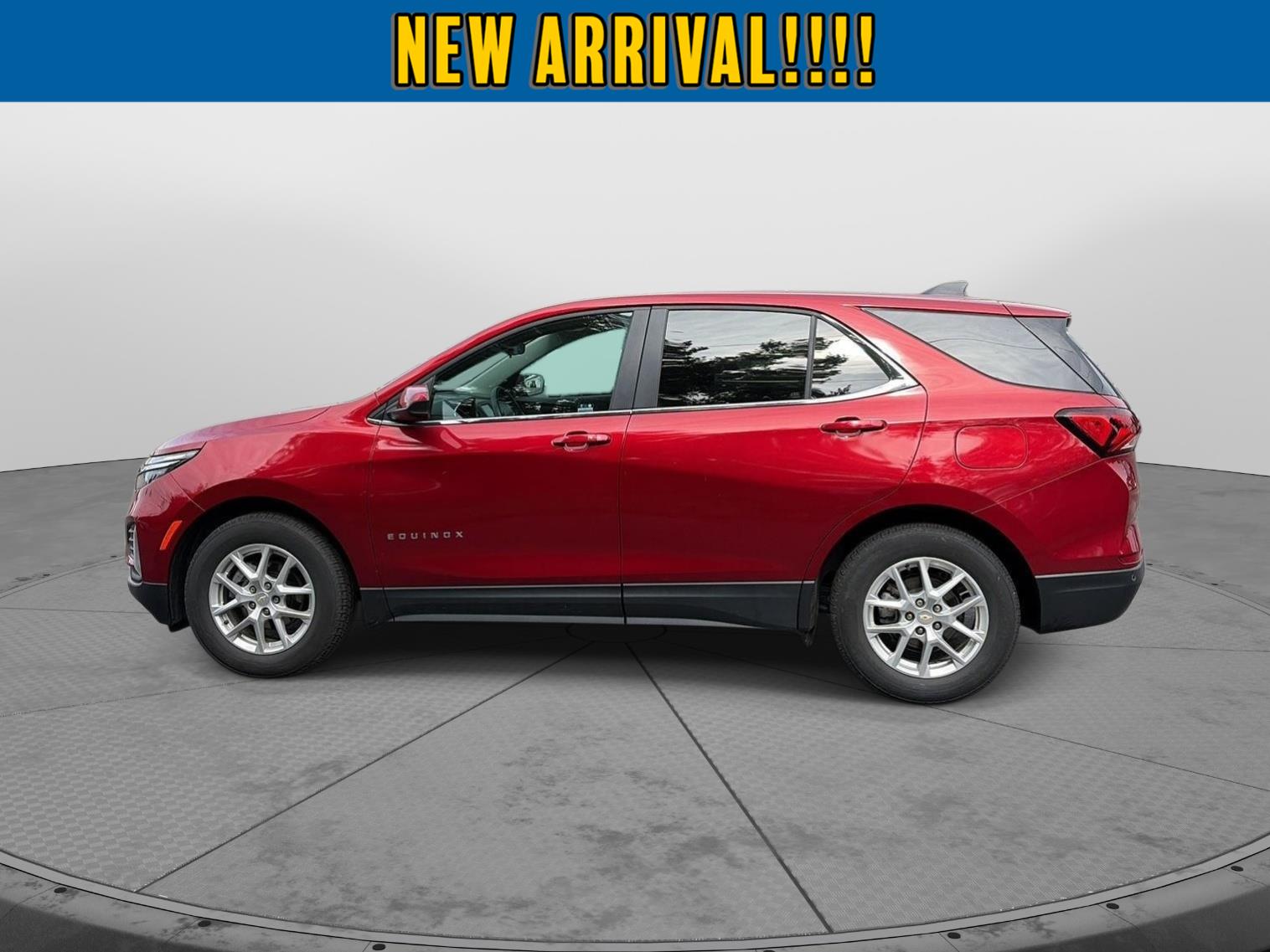2024 Chevrolet Equinox photo 4 of 8