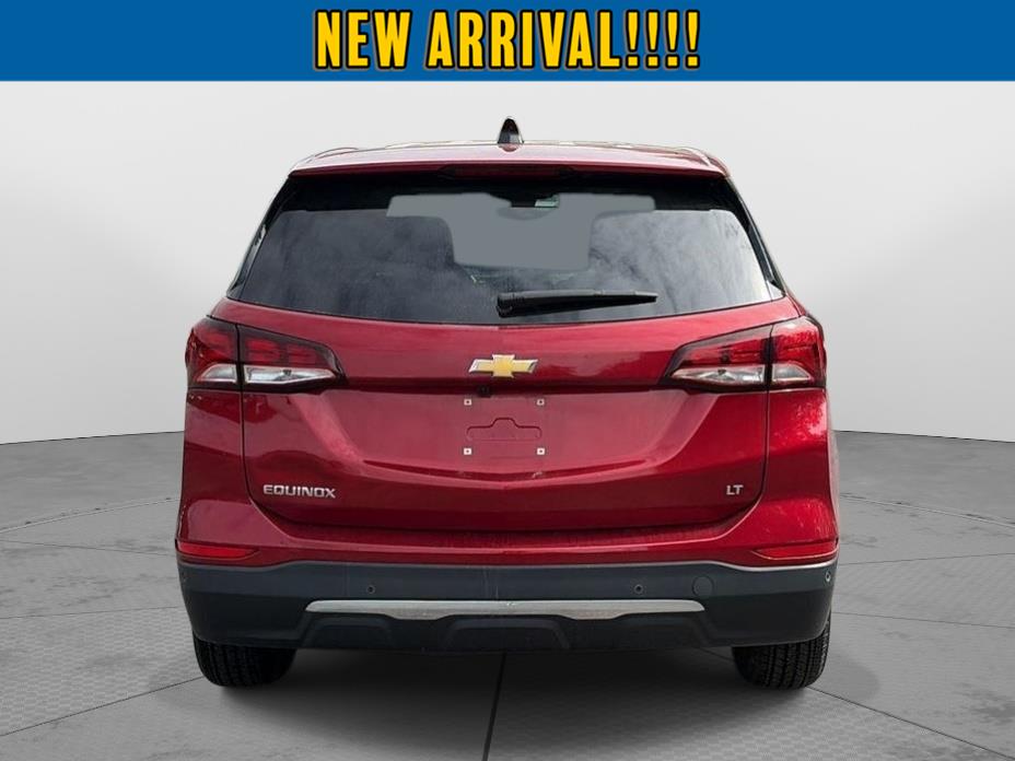 2024 Chevrolet Equinox photo 6 of 8